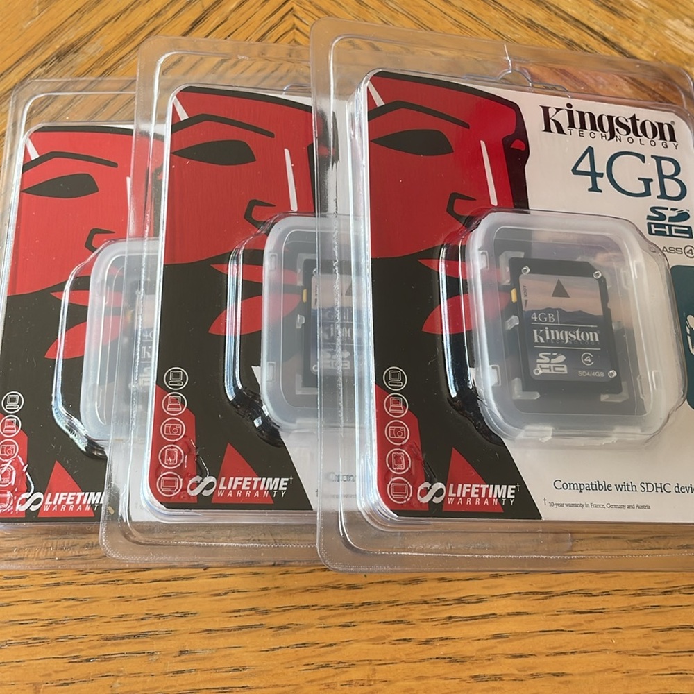3 Kingston Technology 4GB SDHC Cards NEW